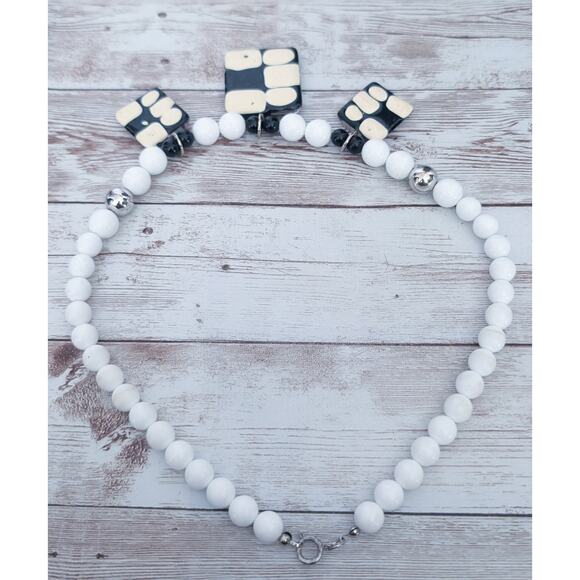 Vintage Necklace Retro Statement Black, White, Cream, Silver Tone - Picture 4 of 9
